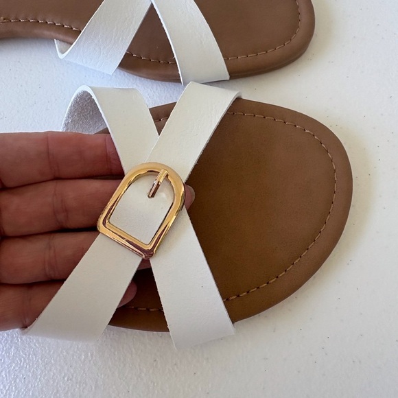 Fitory White Slide Sandals Gold Buckle Size 9 Summer Vacation Beach Cruise - Picture 6 of 9